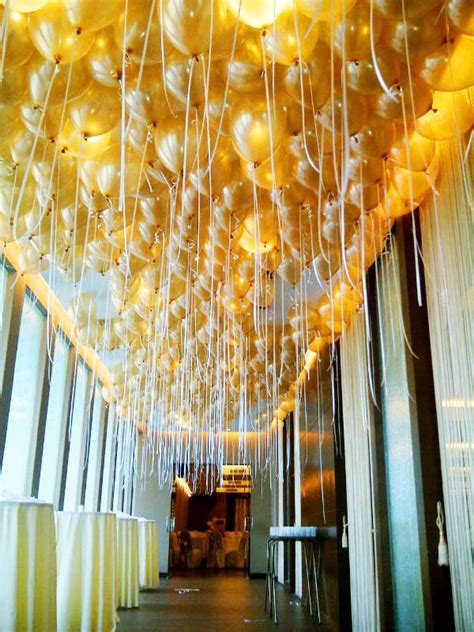 Ceiling Covered In Gold Balloons Nilusha And Ryan In 2019 Balloon