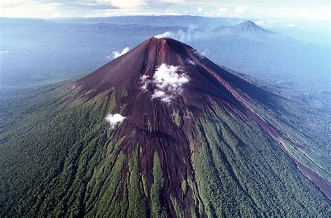 Mauna Loa The Worlds Largest Volcano Has Begun To Awaken Kimdeyir