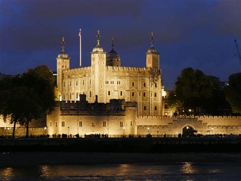 An Honest Visitors Guide To The Tower Of London Girl Gone London
