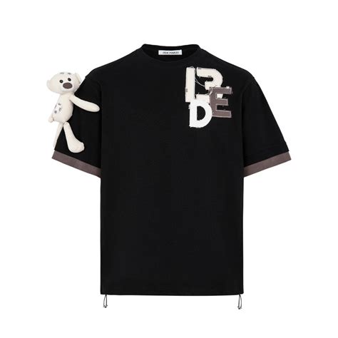 13DE MARZO Bear Patched Logo T-shirt Forest River & MADA IN CHINA