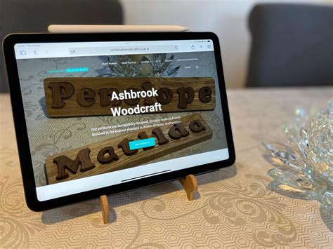 Wooden Oak Ipad Tablet Stand Suitable For Most Ipads And Tablets