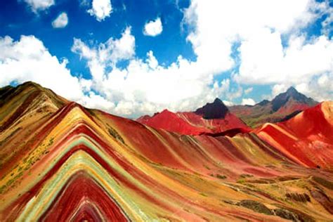 In Perù Si Chiamano Montaña De Siete Colores Montagna Di Sette Colori