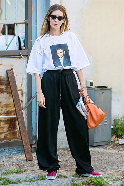 50 How To Wear An Oversized T Shirt Ideas 43 In 2020 With Images