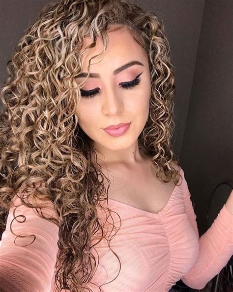 92 Awesome Curly Hairstyles For Women 2020 Curly Hair Styles Hair
