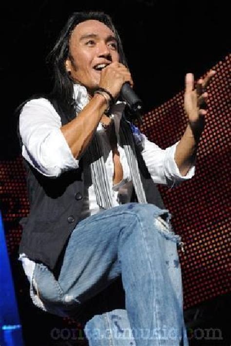 Arnel Pineda Lead Singer Of The Journey Band Is Filipino Philippine