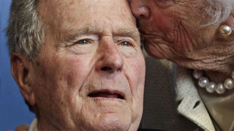 How George Hw Bush Helped End The Cold War Peacefully Cnn Politics