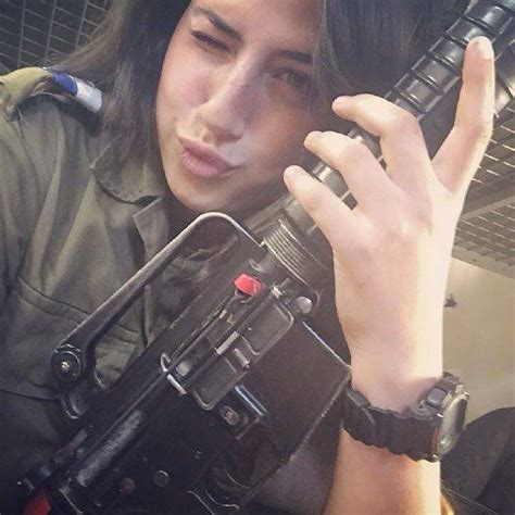 there are some seriously beautiful girls in the israeli defense forces 47 pics