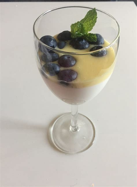 Blueberry Yogurt Parfait With Lemon Curd Cukzy