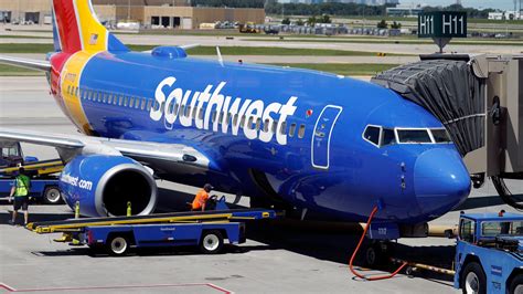 Southwest Airlines declares operations 'emergency,' orders mechanics to ...