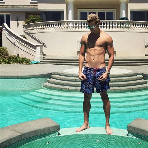 the stars come out to play nick hissom new shirtless and barefoot pics and video