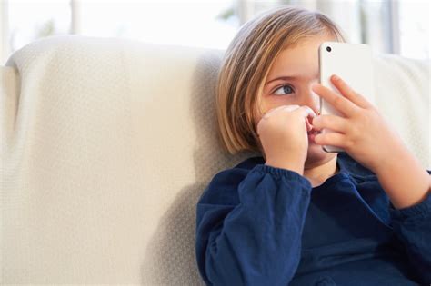 Reasons Not To Give Your Kid A Cell Phone Popsugar Moms