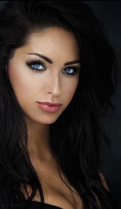Best Eye Makeup For Blue Eyes Which Is Bound To Turn Heads As You Walk