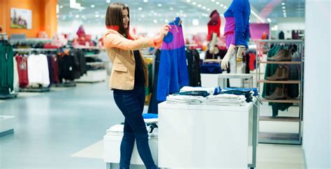 How To Pick Up Women Who Work In Clothing Stores The Modern Man