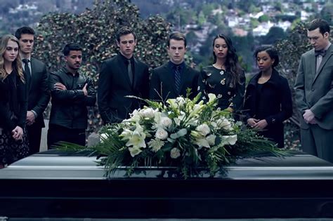 Bryce Walkers Death Revealed In 13 Reasons Why Season 3 Trailer