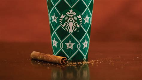 The First Starbucks Pumpkin Spice Latte Had No Pumpkin In It