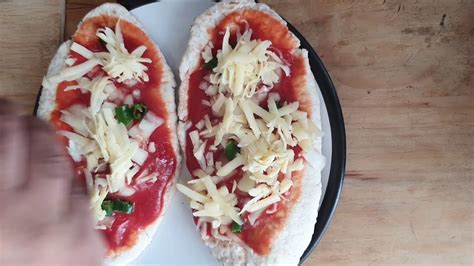 How to make pitta pizzas! Pitta Bread Pizza || The Bhatt's Kitchen || Easy Food Recipe - YouTube