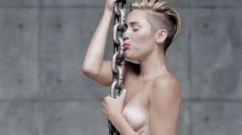 Miley Cyrus Nude Topless And Butt Wrecking Ball Outtakes Hd P