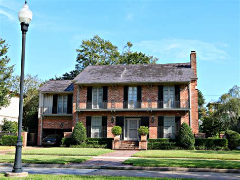 Farnham Place Homes In Old Metairie Large And Historic Feeling Homes