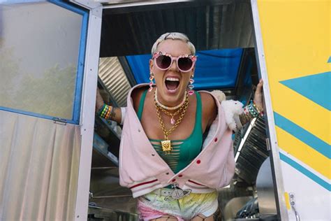 Pink Fuori Oggi Il Nuovo Travolgente Singolo “never Gonna Not Dance