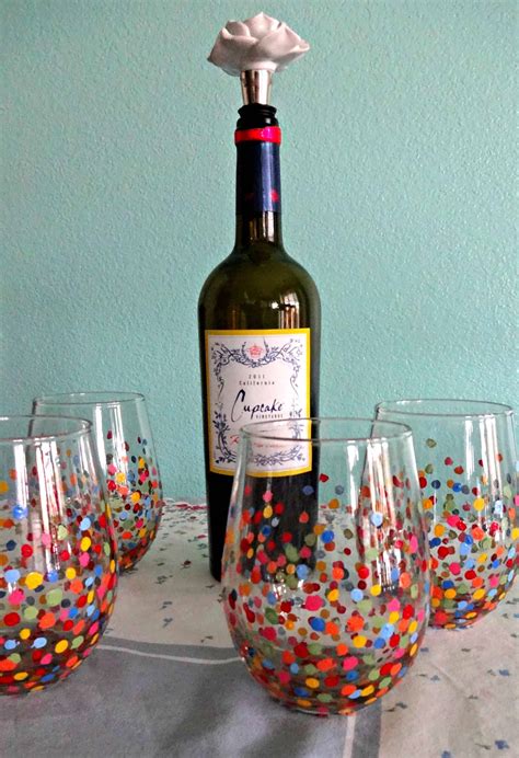 15 Painted Wine Glass Projects To Use At Diy Ts Obsigen