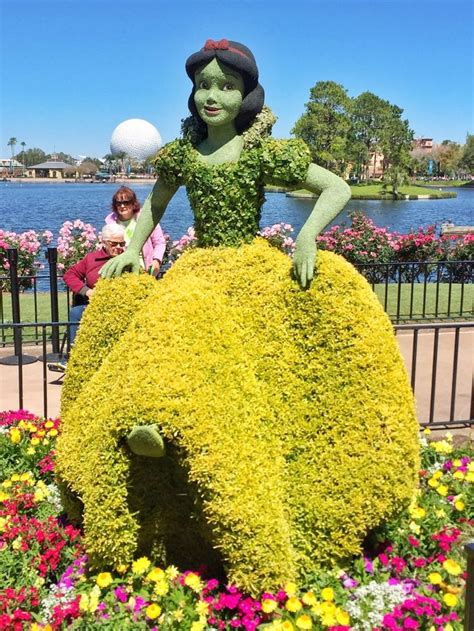 10 Disney Character Topiaries You Have To See To Believe Disney