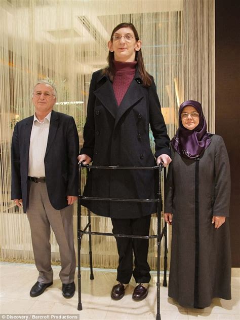 Tlc S Body Bizarre Features World S Tallest Teenager At Foot Tall