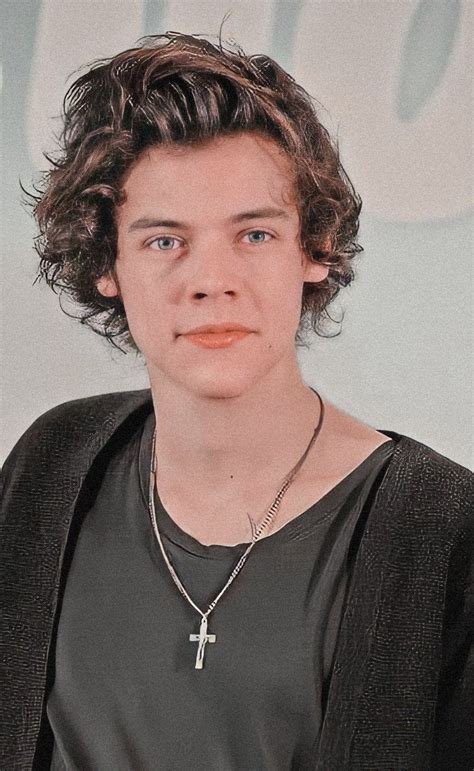 Harry Styles• Harry Styles Style Cross Necklace