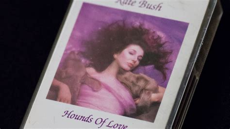 Kate Bushs Running Up That Hill Is A Top 10 Hit — 37 Years Later