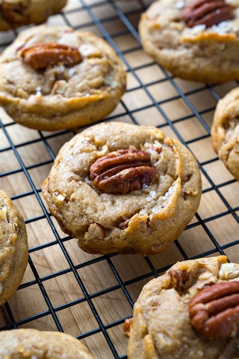 These butter pecan cookies are nutty, chewy, flavorful, and a favorite cookie recipe for the holiday season! Butter Pecan Cookies | Recipe | Butter pecan cookies ...