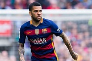 Dani Alves offered his services to Barcelona after breaking with Paris ...