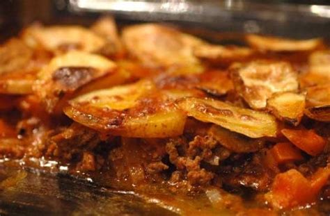 I'm always looking for more recipes that use cabbage. Hamburger Pie With Garlic Potatoes | Recipe | Diabetes friendly recipes, Recipes, Food