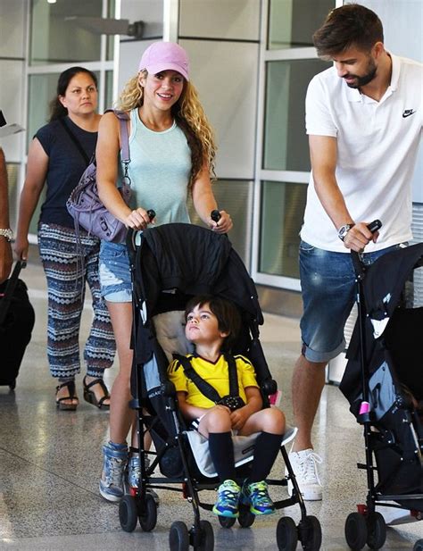 Fotos Shakira Llegó A Miami Muy Descomplicada Y Con Toda La Familia