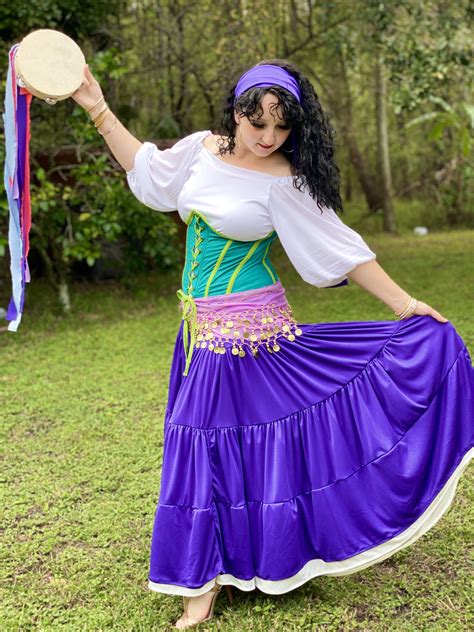 Inspiration & accessories for your diy esmeralda halloween costume idea #esmeralda #costume #esmeraldacostume #halloweencostume #esmeraldacosplay #costumes #costumeideas. Pin by Tanja Mujkanovic on Haloween | Esmeralda costume