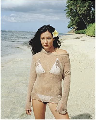 9 Hot Sexy New Shannen Doherty Bikini Pics