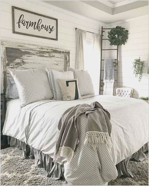 Rustic farmhouse ideas & furniture for romantic vintage, modern bedroom decoration. Shabby Chic Bedroom Wall Decor Ideas in 2020 | Farmhouse ...