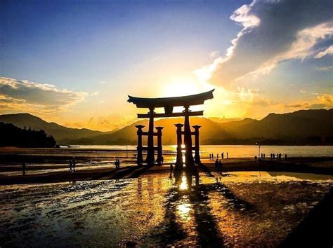 Visit Japan The Iconic Floating Torii Gate Of Itsukushima Shrine In
