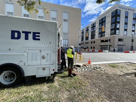 DTE crews improve reliability for Buhl Building in Detroit - Empowering