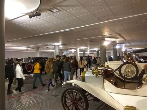 Visita Museo Del Automovil