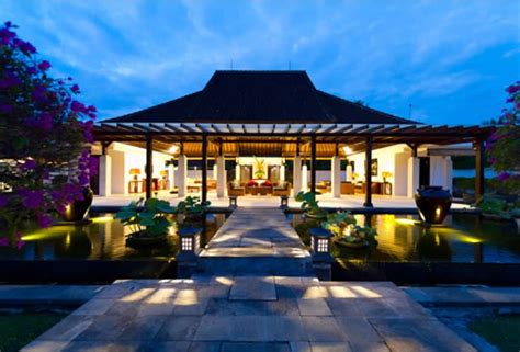Do you own an existing bali hotel or bali villa complex, and are building a new hotel or villa in bali, and need help designing a bali style interior to meet your needs? Bali Style Homes / 3D Walkthrough of our Bali Style Prefab ...