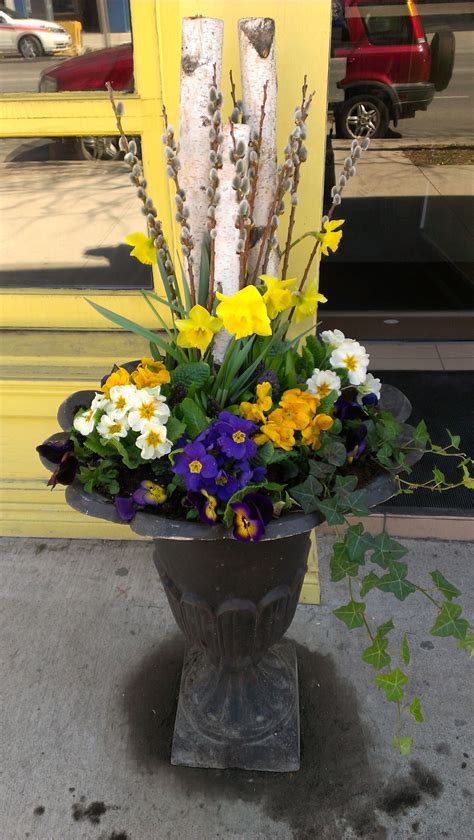 Alibaba.com offers 1,151 outside artificial flowers products. Spring urn at Tabule Restaurant Yonge St. location ...