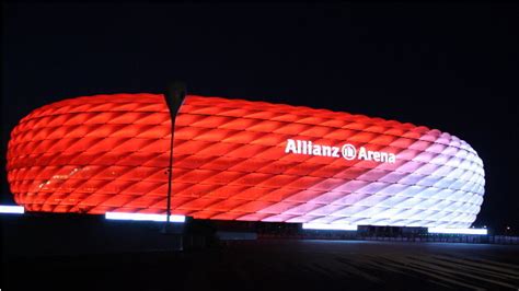 allianz arena farben csd in münchen so bunt leuchtete die allianz arena let s be honet