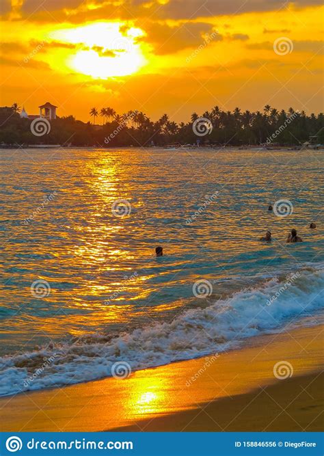 Sunset On Unawatuna Beach Sri Lanka Editorial Photo Image Of Ocean