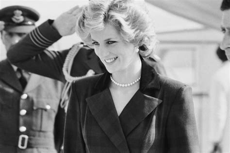 police chief reveals moment she found princess diana s pearls in wreckage of fatal paris car crash
