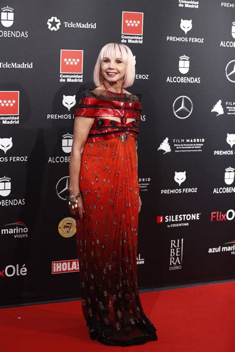 Victoria Abril En La Alfombra Roja De Los Premios Feroz 2020 Fotos En