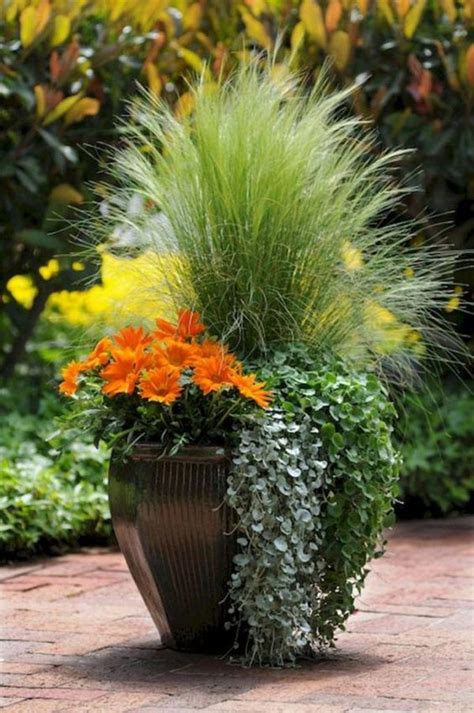 28 Coolest Ideas To Create Fall Planters Outside Front Door