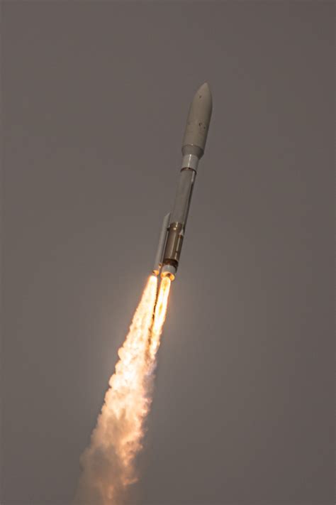 Atlas 5 Rocket Delivers Two Military Inspector Satellites To High