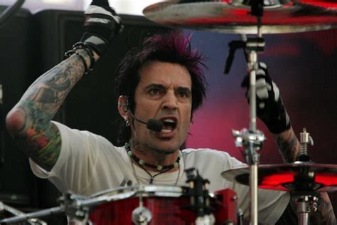 The sentences, however, are running concurrently so he will serve three years. Mötley Crüe Drummer Tommy Lee Fails to Perform at Buffalo ...
