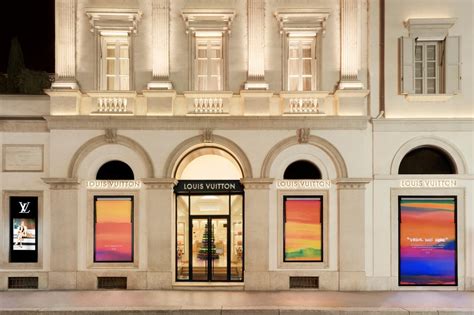 Sell And More Promotion Serviceslouis Vuitton Opens New Flagship Store In