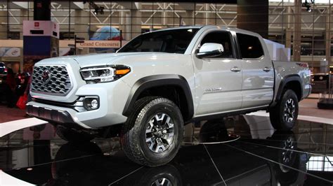 Just plug in your compatible iphone® 3 and get directions, make calls, send and receive messages, listen to 1 2020 preliminary mpg estimates determined by toyota. 2020 Toyota Tacoma Shows Off Subtle Facelift In Chicago ...