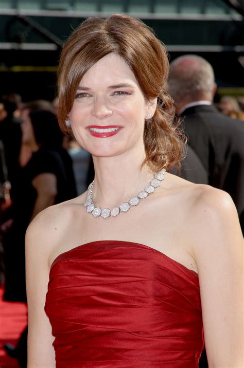 Betsy Brandt Age Height Husband Education Net Worth Body Facts